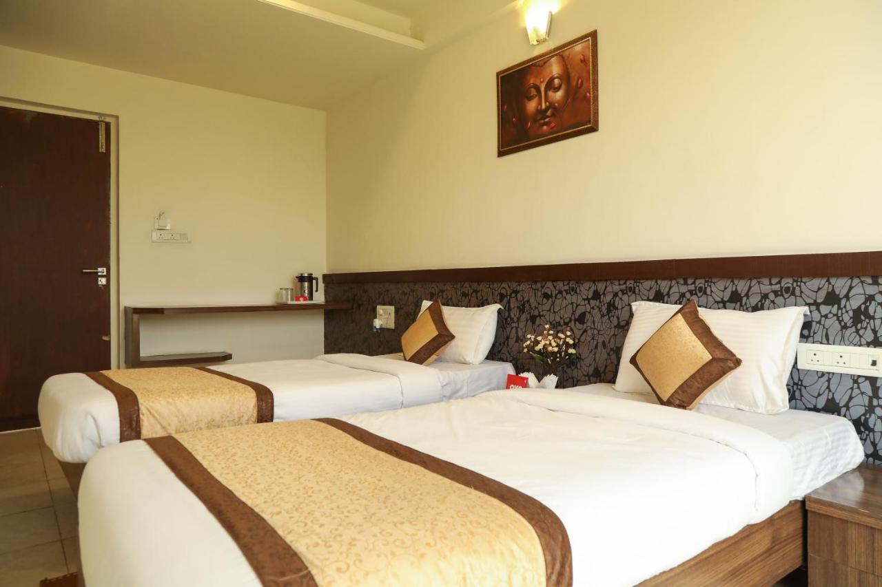 Oyo 10943 Hotel Plus Corporate Khapa  Екстериор снимка