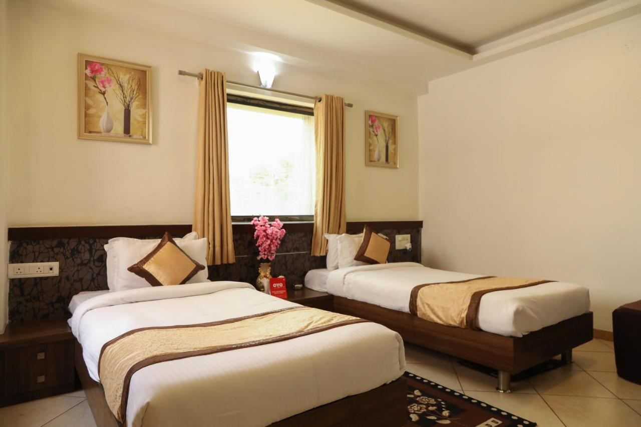 Oyo 10943 Hotel Plus Corporate Khapa  Екстериор снимка