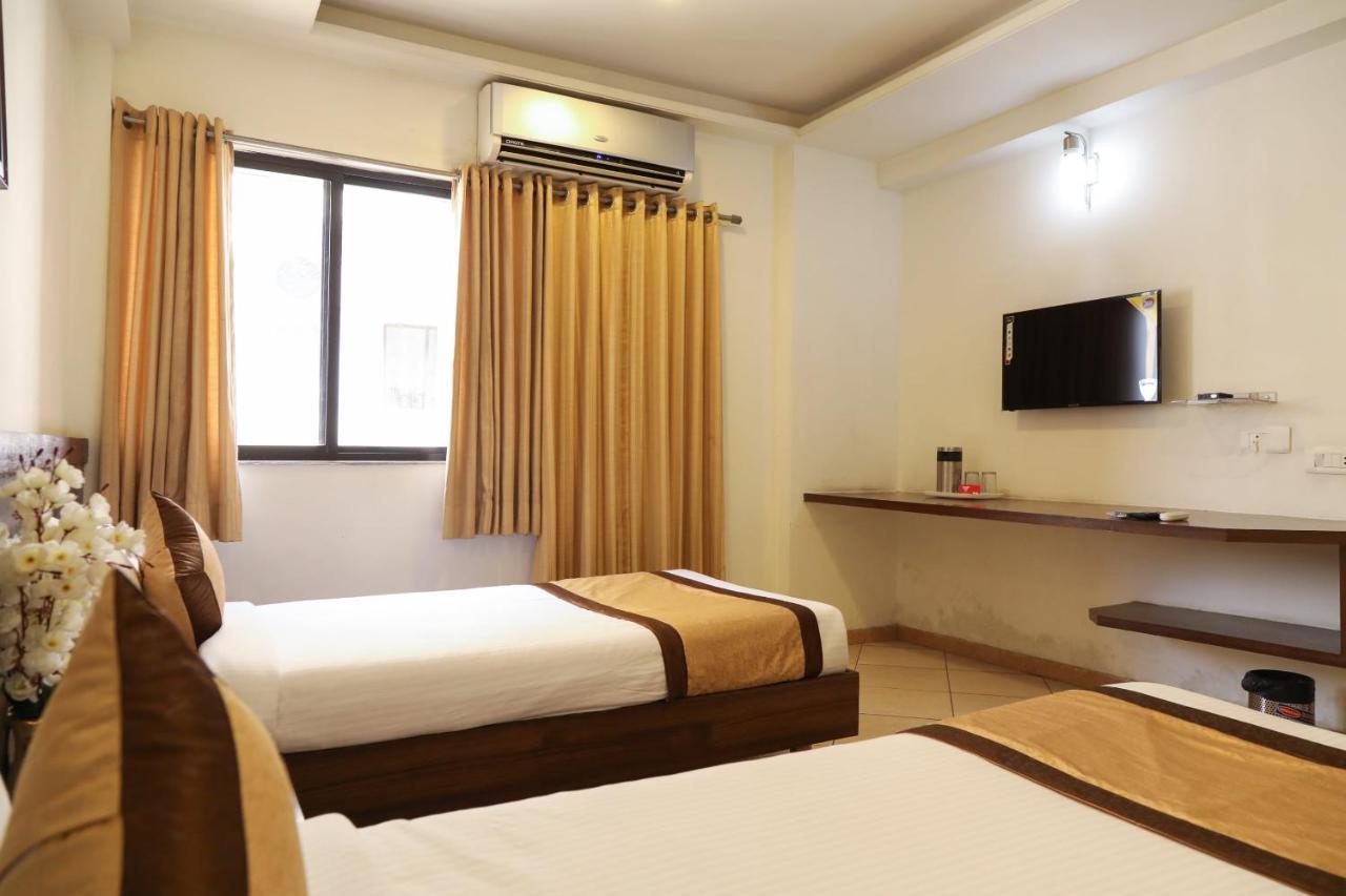 Oyo 10943 Hotel Plus Corporate Khapa  Екстериор снимка
