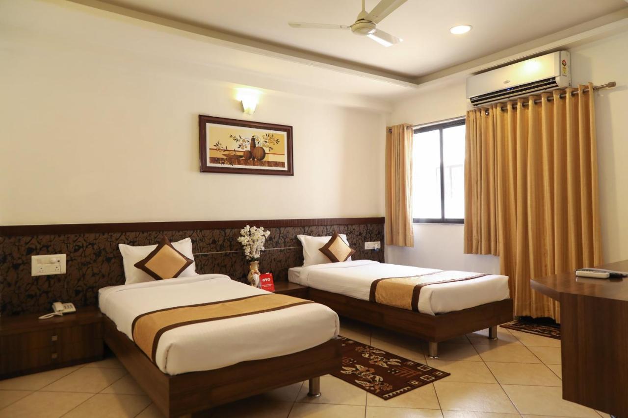 Oyo 10943 Hotel Plus Corporate Khapa  Екстериор снимка
