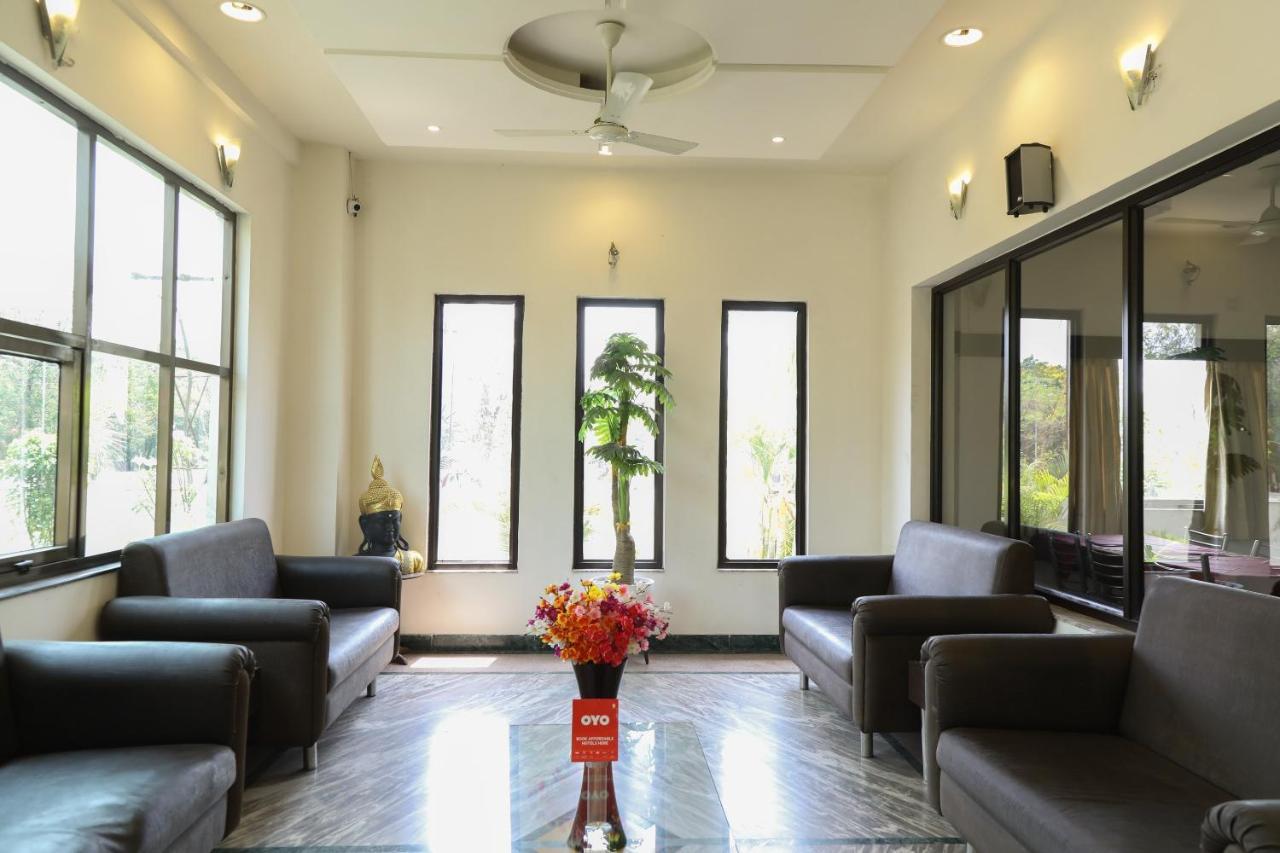 Oyo 10943 Hotel Plus Corporate Khapa  Екстериор снимка