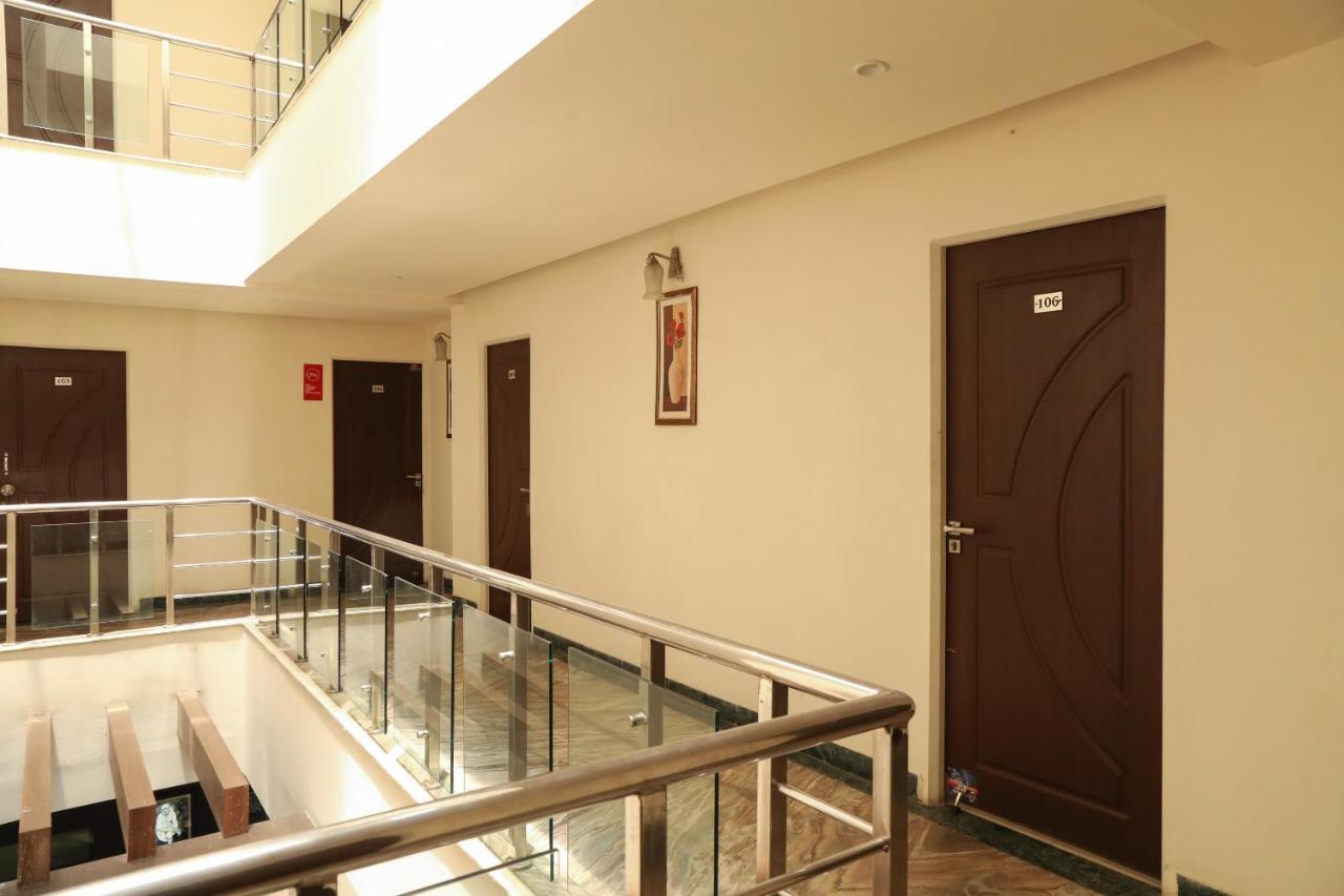 Oyo 10943 Hotel Plus Corporate Khapa  Екстериор снимка