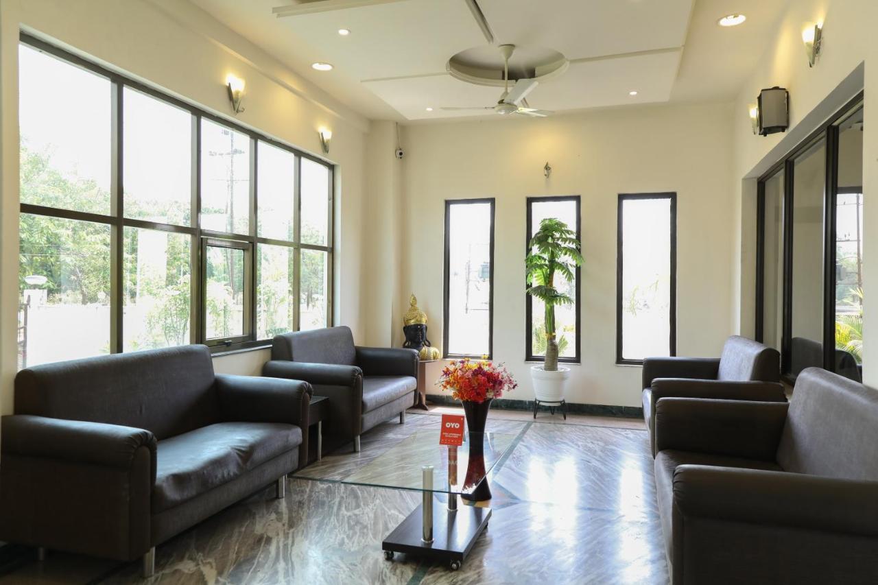 Oyo 10943 Hotel Plus Corporate Khapa  Екстериор снимка
